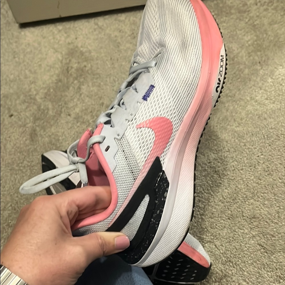Nike Air Zoom Running Shoes White and Lightweight Design - Picture 4 of 11